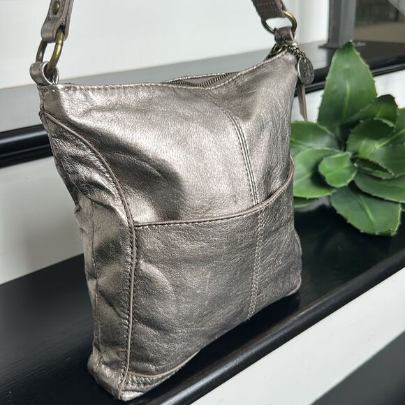 The Sak Genuine Leather Metallic Crossbody Shoulder Bag Purse Adjustable Strap - Picture 6 of 11